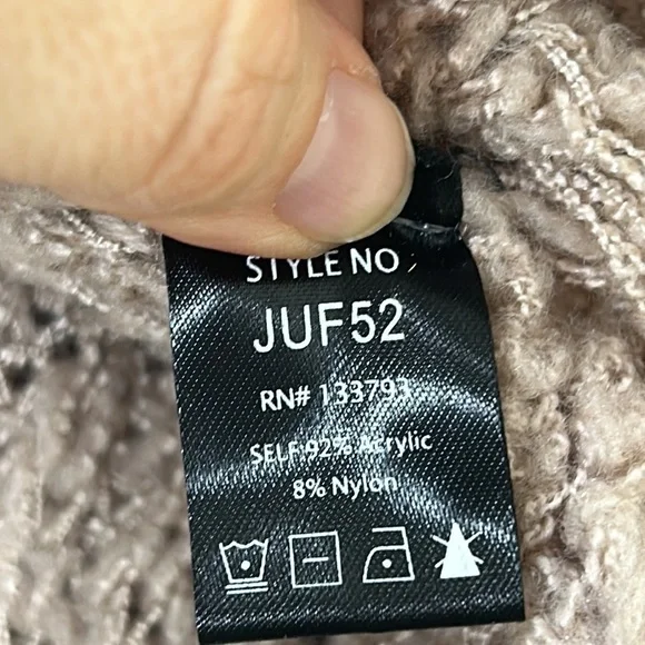 POL Distressed Oversized Mock Neck Sweater Size Medium - Picture 10 of 16